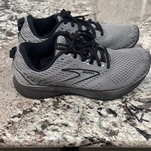 Brooks Levitate Athletic Shoes in Gray and Black